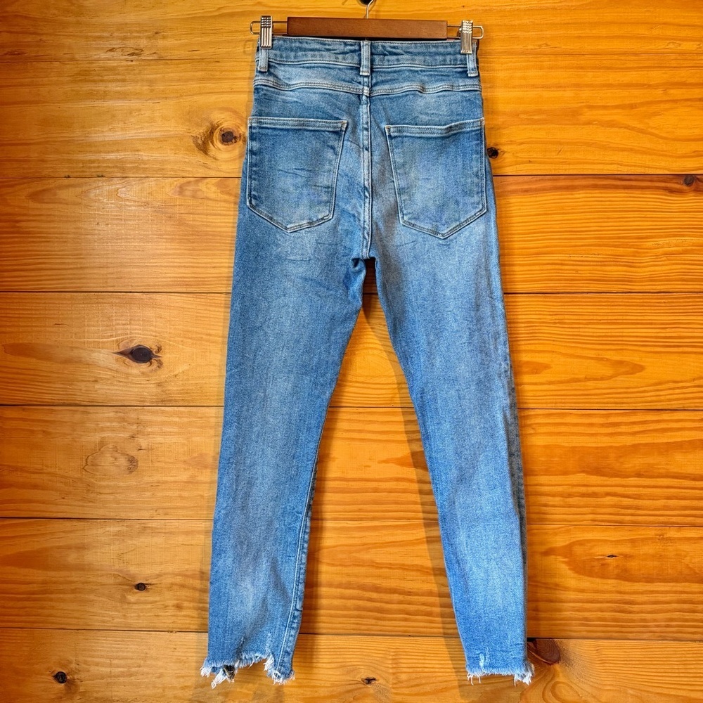 Zara High Rise Stretch Skinny Jeans Light Wash Denim Distressed Hem 4 - Picture 2 of 6